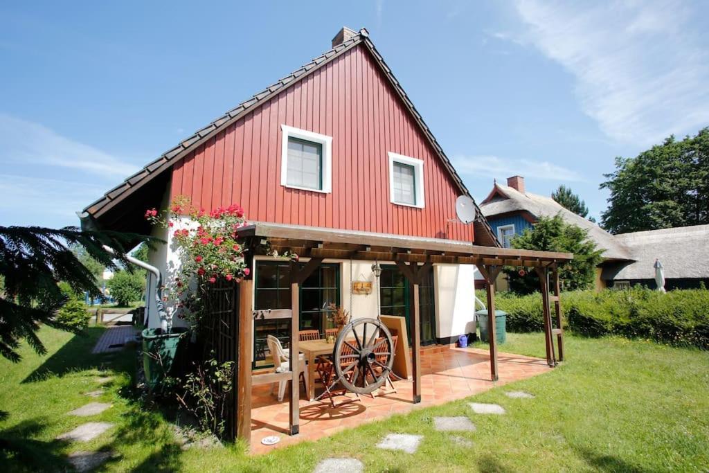Trollhus - Grosses Familienfreundliches Ferienhaus 博恩 外观 照片