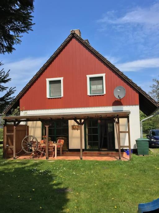 Trollhus - Grosses Familienfreundliches Ferienhaus 博恩 外观 照片