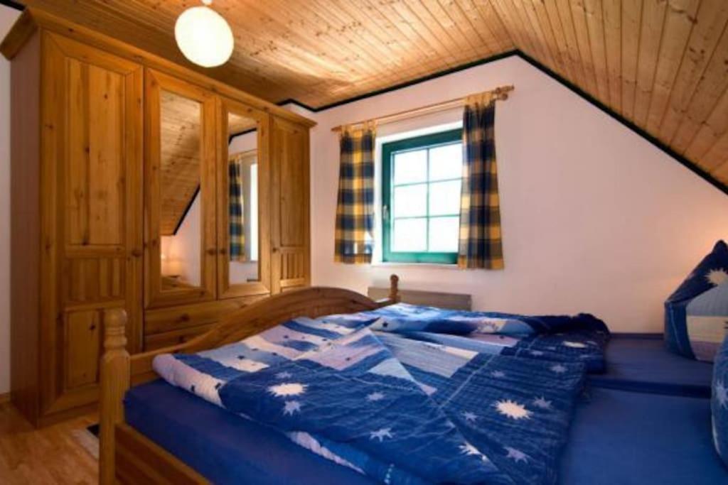 Trollhus - Grosses Familienfreundliches Ferienhaus 博恩 外观 照片