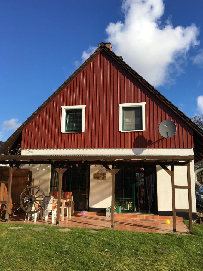 Trollhus - Grosses Familienfreundliches Ferienhaus 博恩 外观 照片