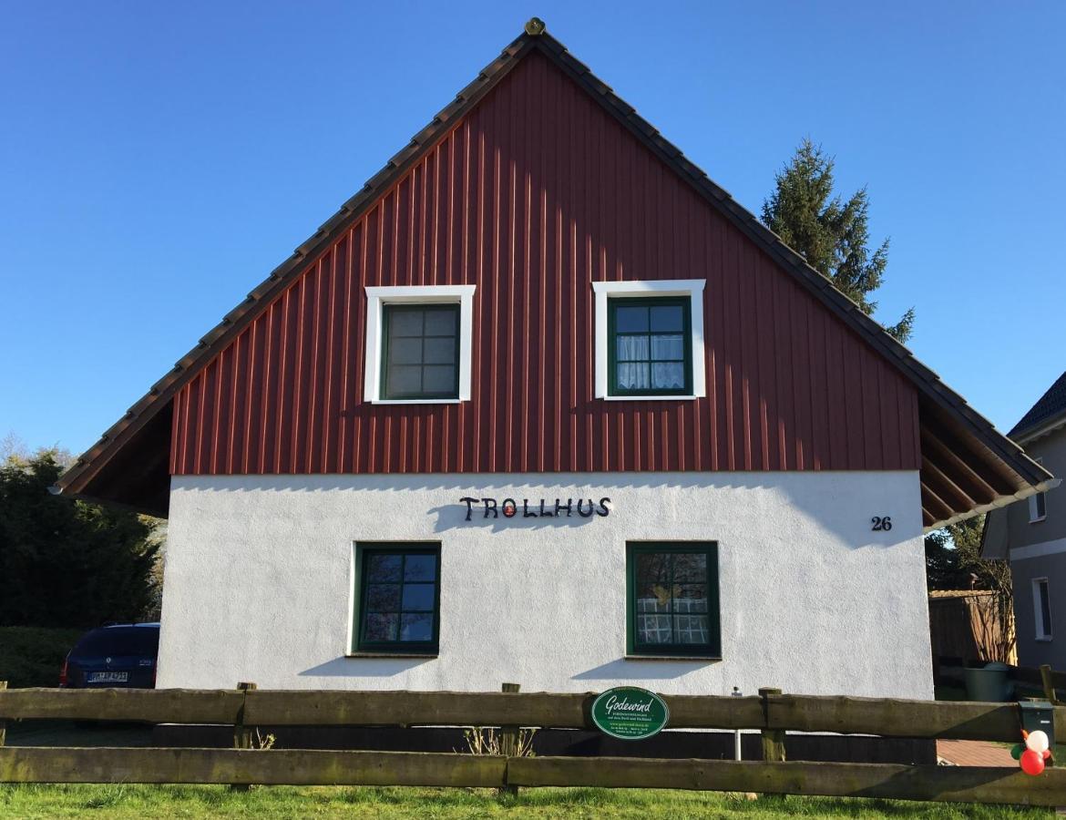 Trollhus - Grosses Familienfreundliches Ferienhaus 博恩 外观 照片